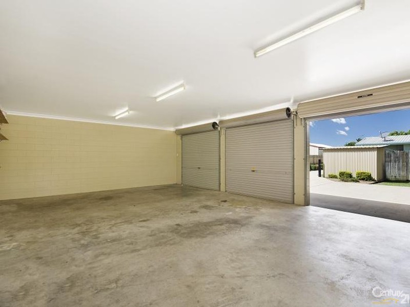 3 VIOLET CRESCENT, Rasmussen QLD 4815