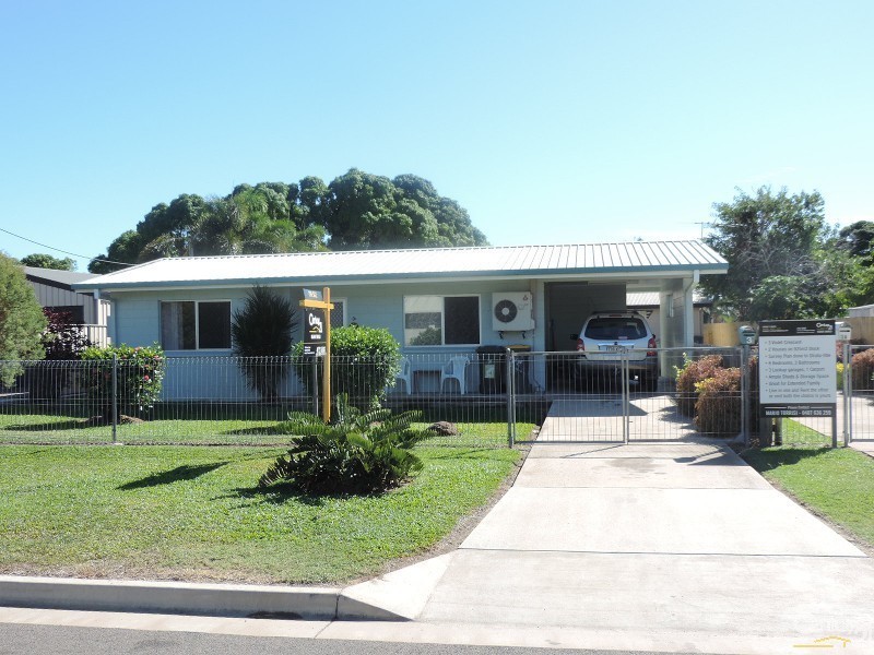 3 VIOLET CRESCENT, Rasmussen QLD 4815