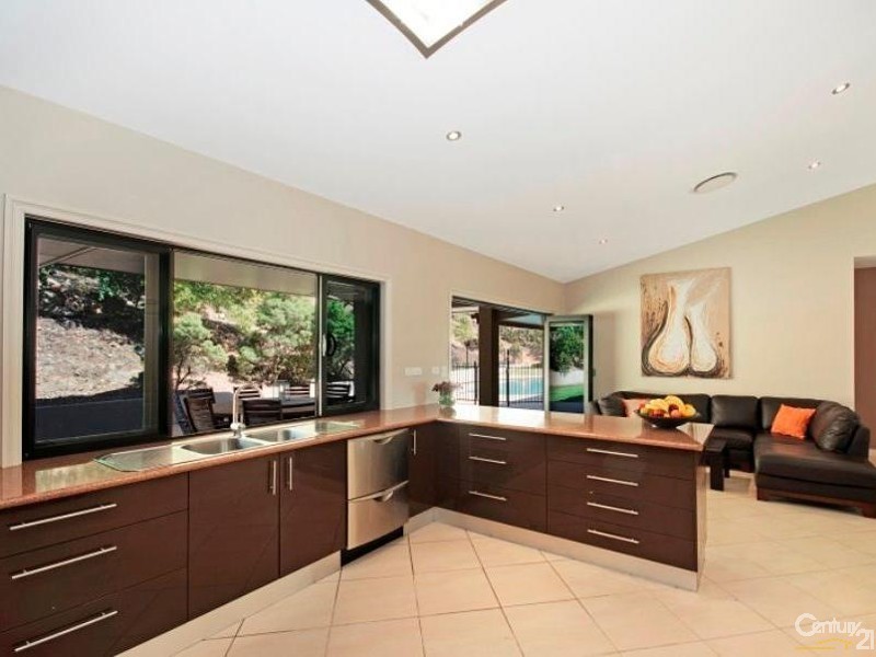 4 MT KULBURN DRIVE, Jensen QLD 4818