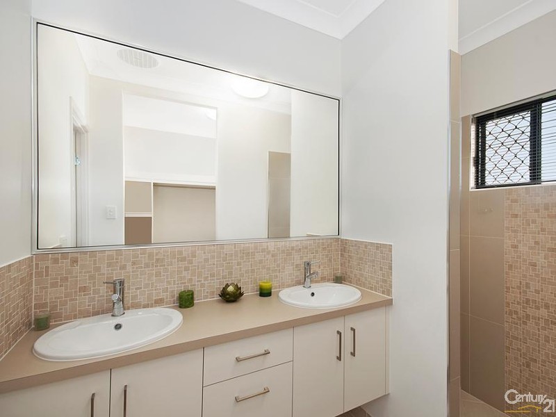 80 POINSETTIA DRIVE (Kalynda Chase), Bohle Plains QLD 4817