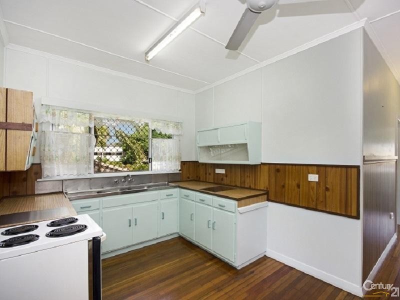 51 LOWTH STREET, Rosslea QLD 4812