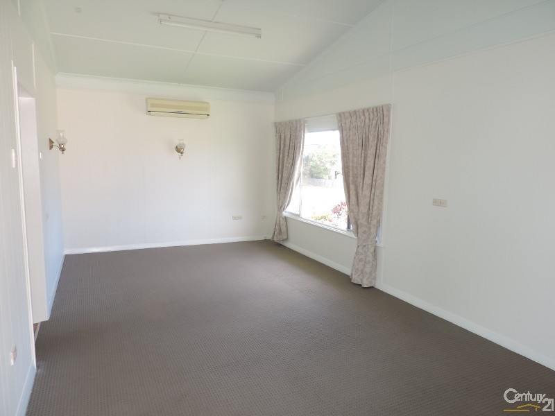 51 LOWTH STREET, Rosslea QLD 4812