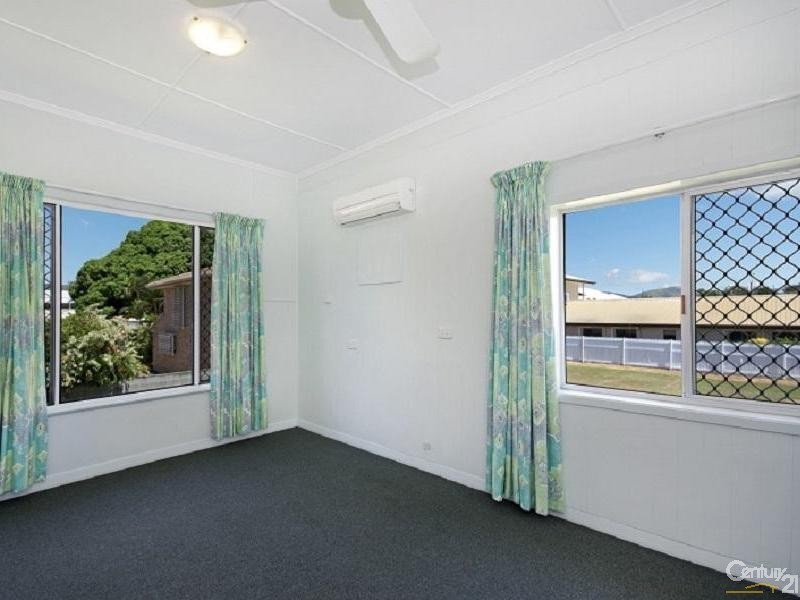 51 LOWTH STREET, Rosslea QLD 4812