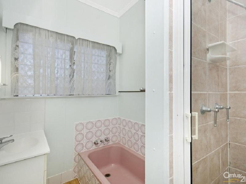 51 LOWTH STREET, Rosslea QLD 4812