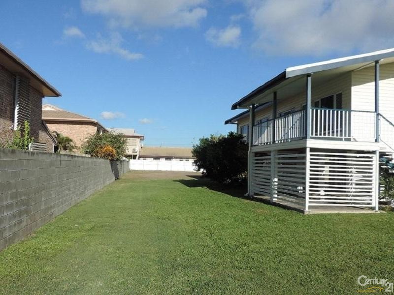 51 LOWTH STREET, Rosslea QLD 4812