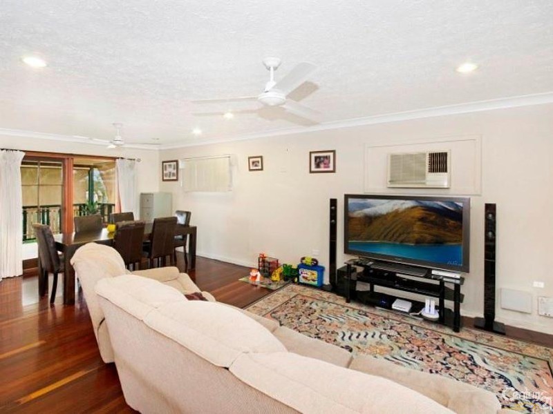 16 SYMONS STREET, Vincent QLD 4814