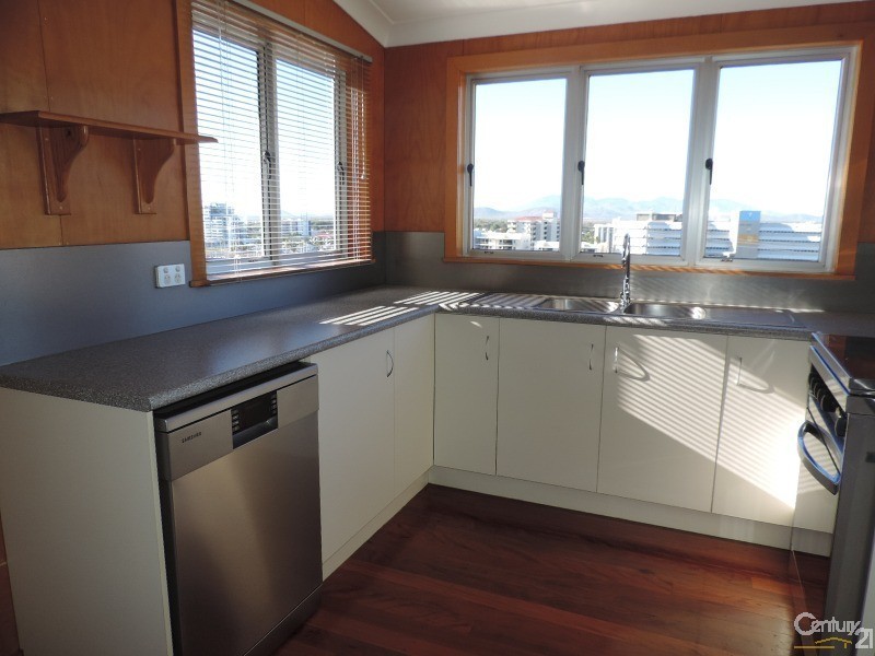 15 Melton Tce, Townsville QLD 4810