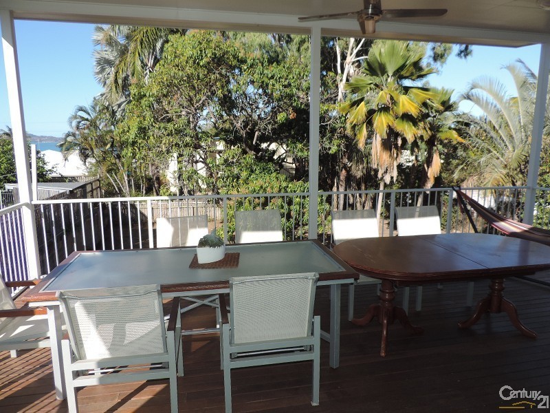 28 BAY STREET, Pallarenda QLD 4810