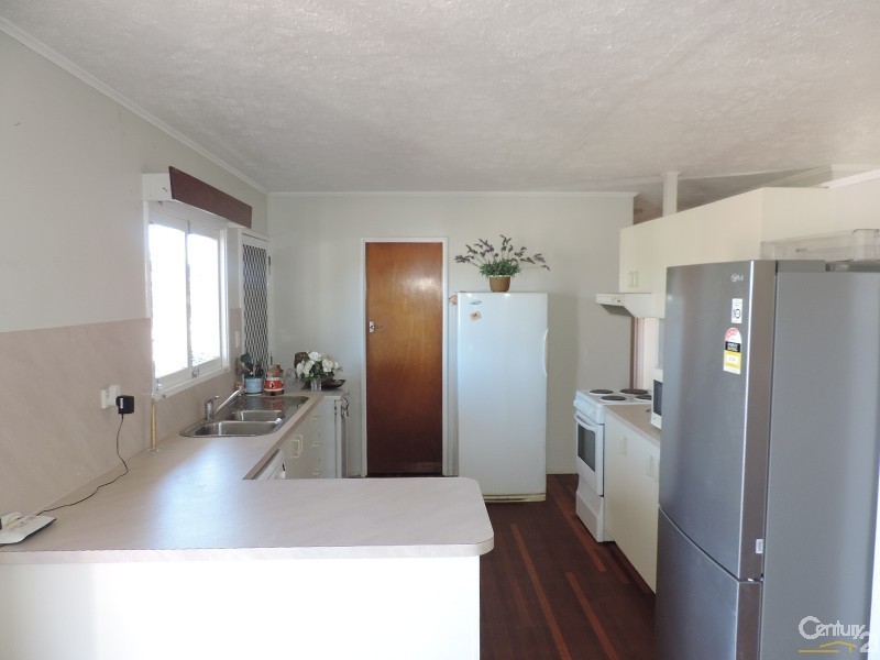 28 BAY STREET, Pallarenda QLD 4810