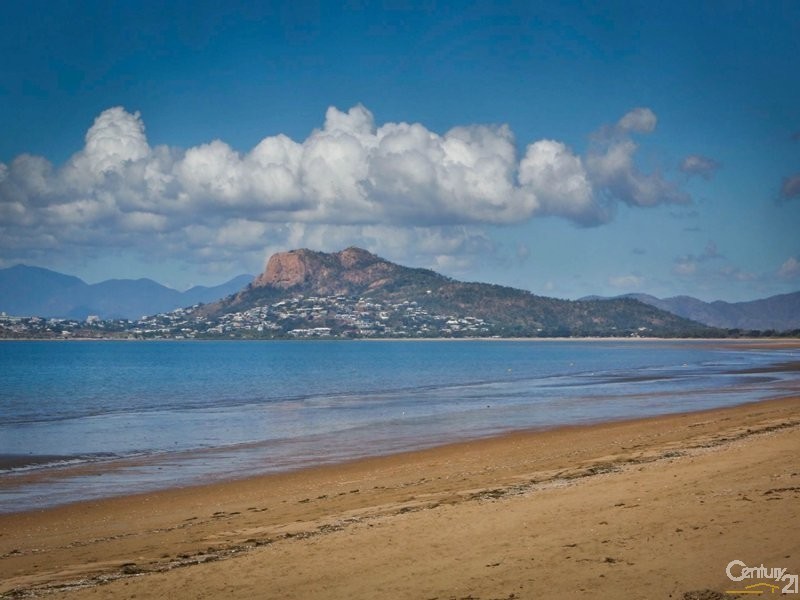 28 BAY STREET, Pallarenda QLD 4810