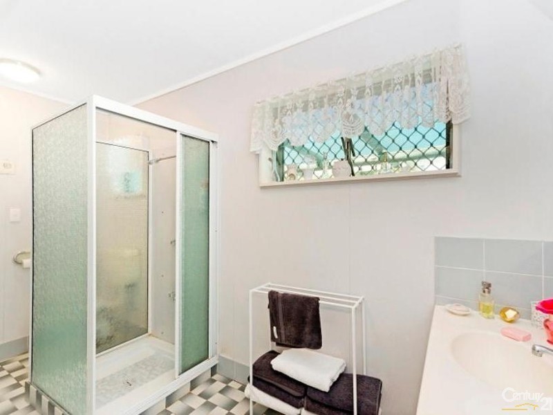 71 DYER STREET, Pallarenda QLD 4810