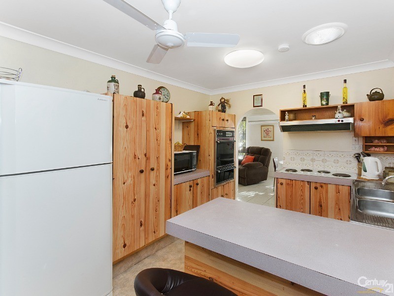 4 YARAI COURT, Mount Louisa QLD 4814