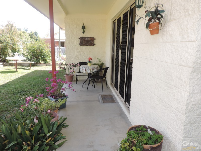 4 YARAI COURT, Mount Louisa QLD 4814