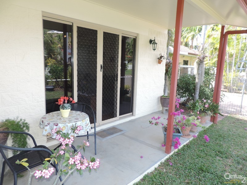 4 YARAI COURT, Mount Louisa QLD 4814