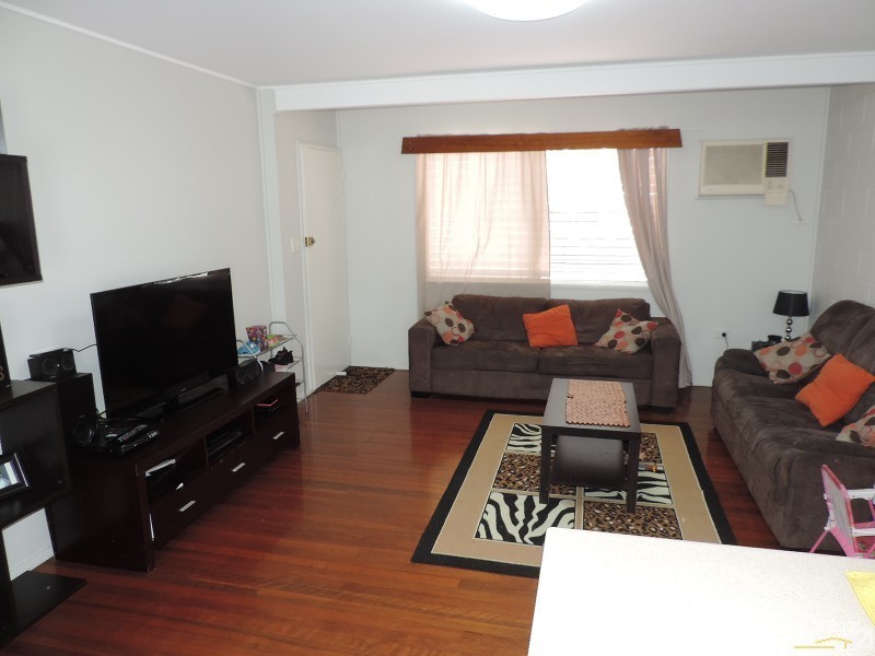 26 CRAUFORD STREET, West End QLD 4810