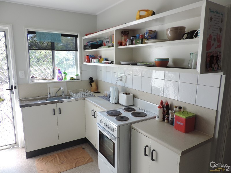 26 CRAUFORD STREET, West End QLD 4810