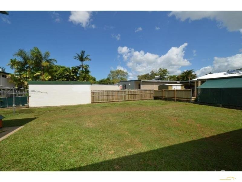 4 MOUNT LOUISA DRIVE, Mount Louisa QLD 4814