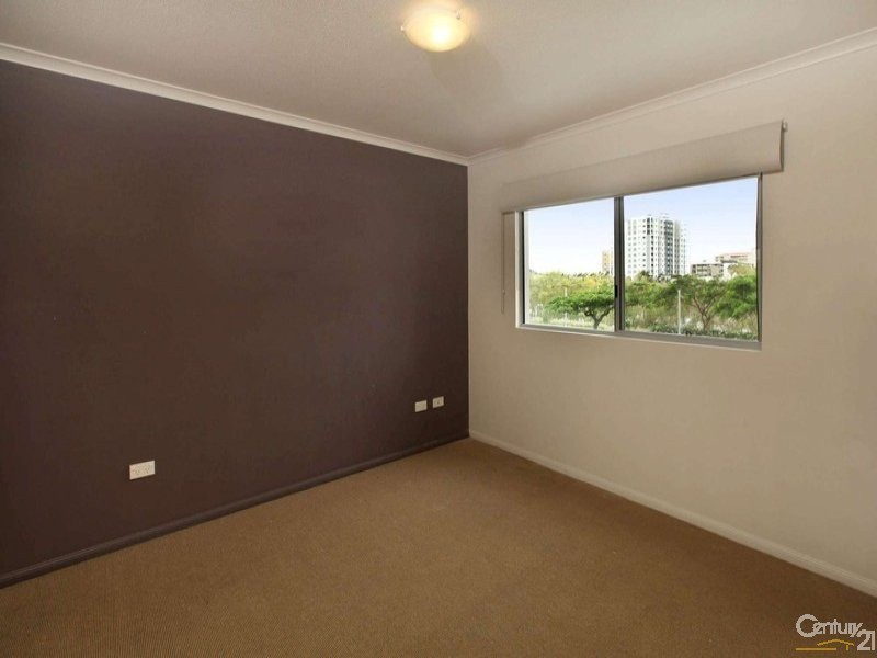 18/11 STANLEY STREET, Townsville City QLD 4810