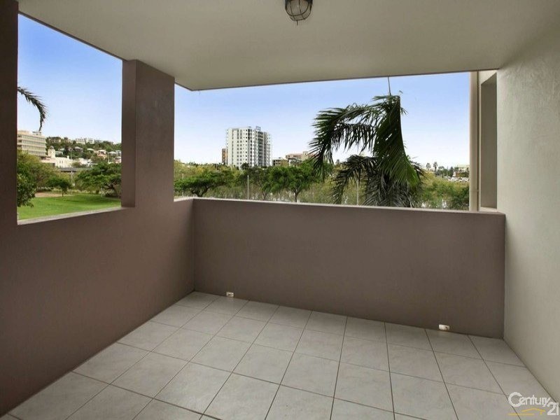 18/11 STANLEY STREET, Townsville City QLD 4810