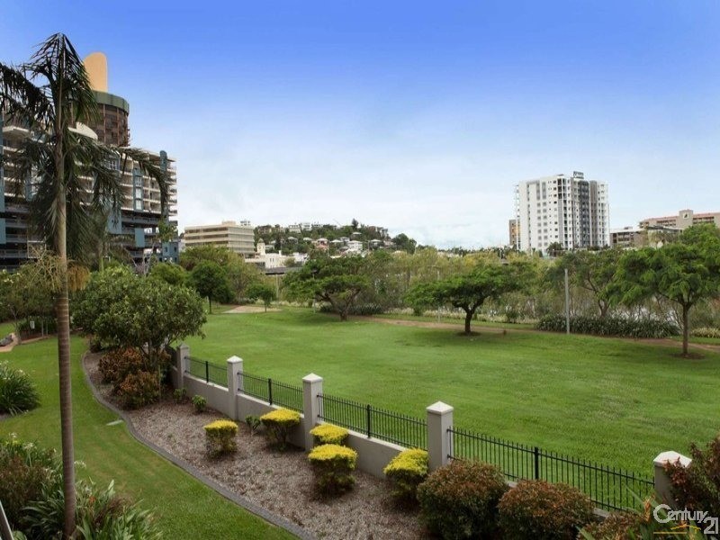 18/11 STANLEY STREET, Townsville City QLD 4810