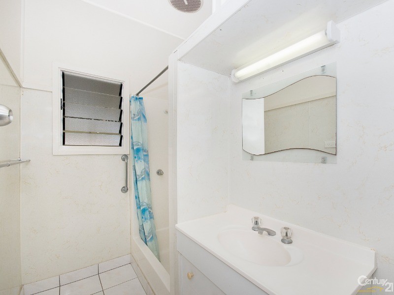 10 BAY STREET, Pallarenda QLD 4810