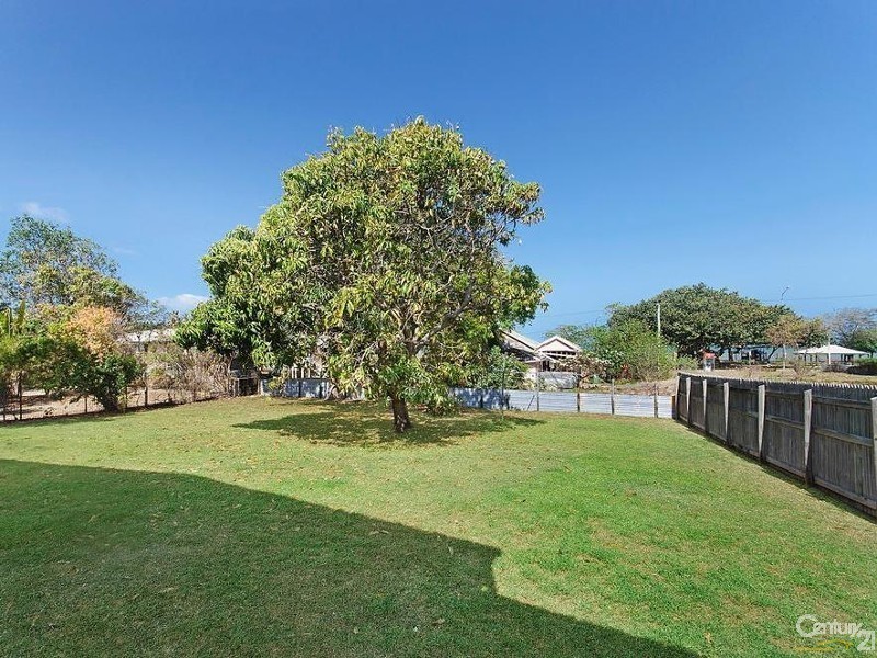 10 BAY STREET, Pallarenda QLD 4810