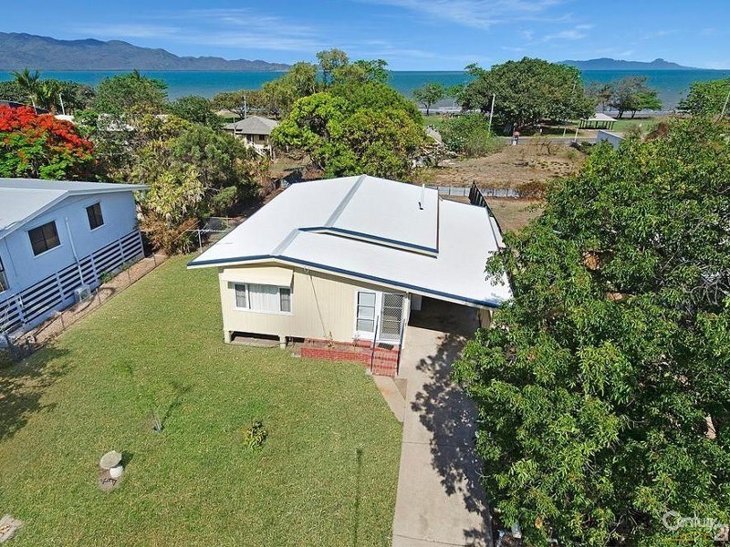 10 BAY STREET, Pallarenda QLD 4810