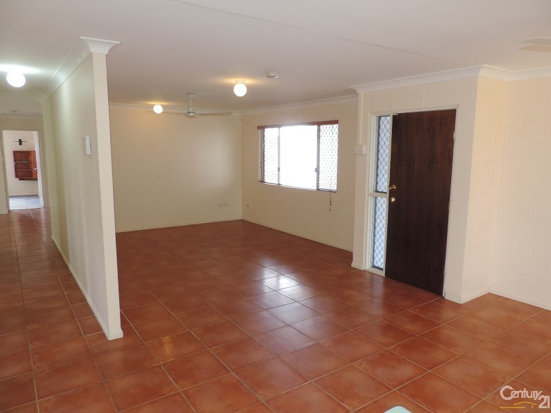 10/10 BLANES STREET, Cranbrook QLD 4814