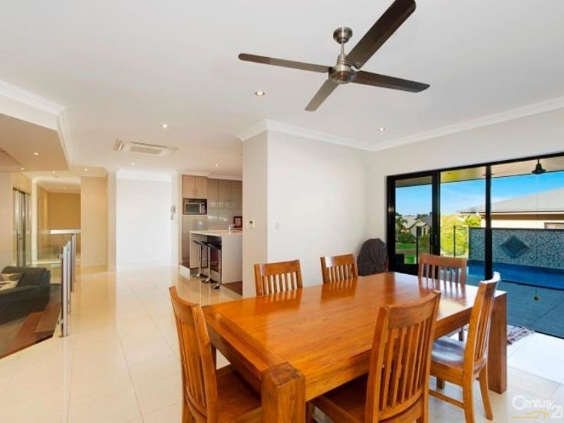 16 FUJI COURT, Mount Louisa QLD 4814