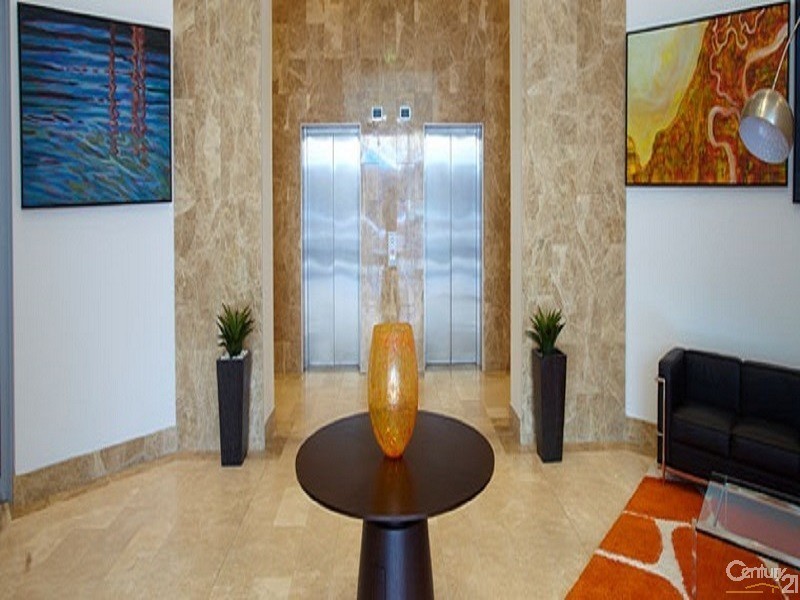 202/106 DENHAM, Townsville City QLD 4810