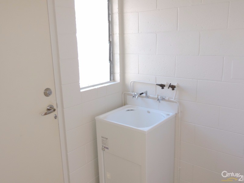 3/17  CRAUFORD STREET, West End QLD 4810