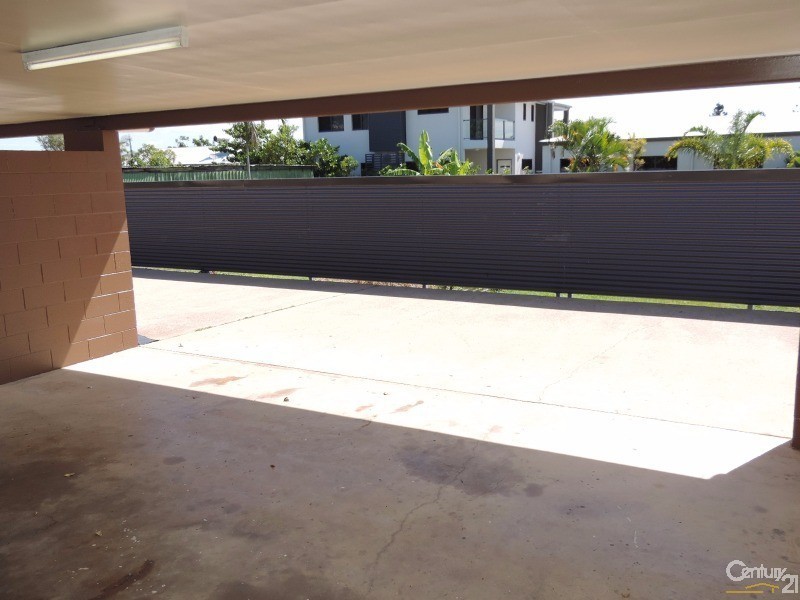 3/17  CRAUFORD STREET, West End QLD 4810