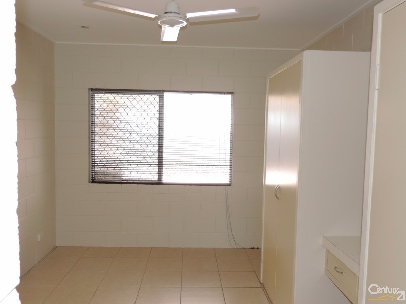 3/17  CRAUFORD STREET, West End QLD 4810