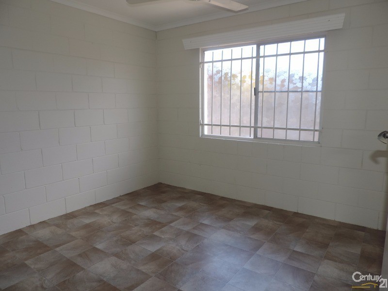 2/5 IVES STREET, Kirwan QLD 4817