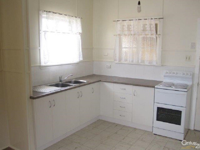 2 WARREGO STREET, Wulguru QLD 4811