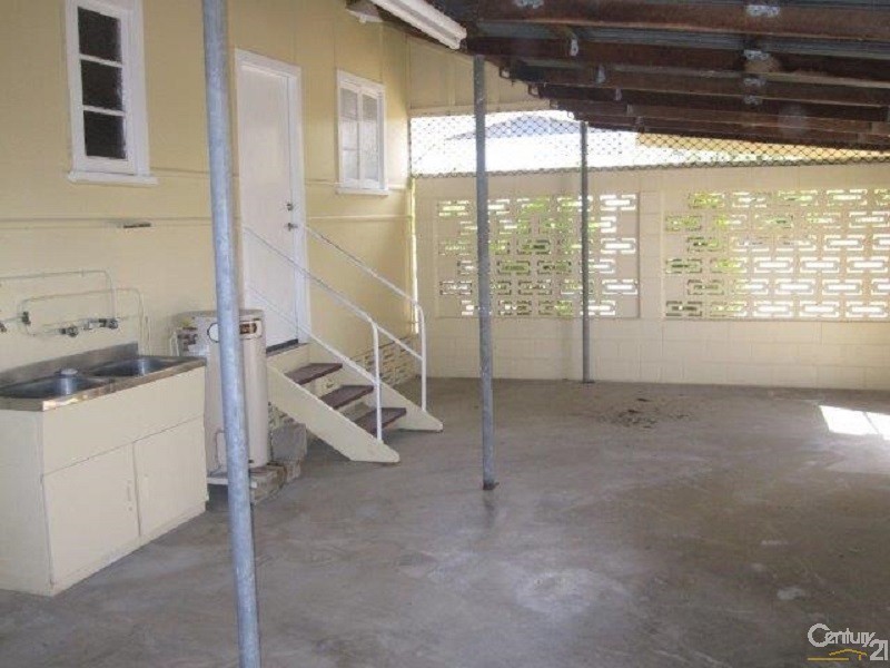 2 WARREGO STREET, Wulguru QLD 4811