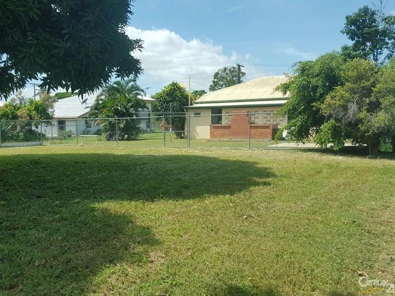 2 WARREGO STREET, Wulguru QLD 4811