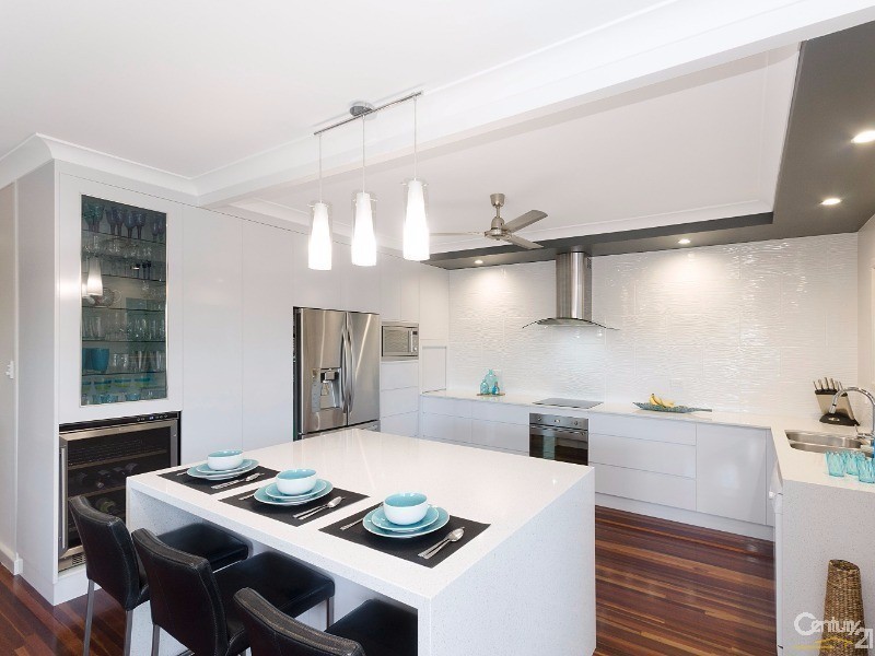 6 BUCKBY STREET, Pallarenda QLD 4810