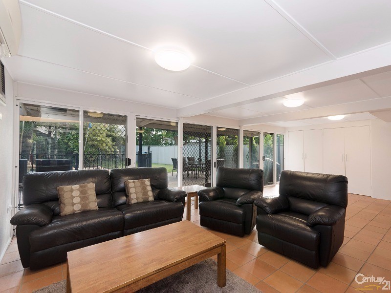 6 BUCKBY STREET, Pallarenda QLD 4810