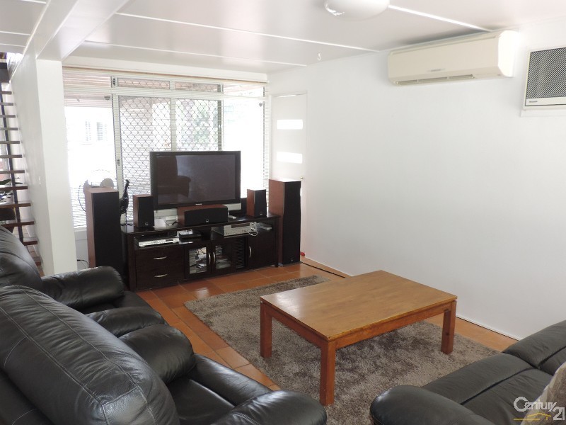 6 BUCKBY STREET, Pallarenda QLD 4810