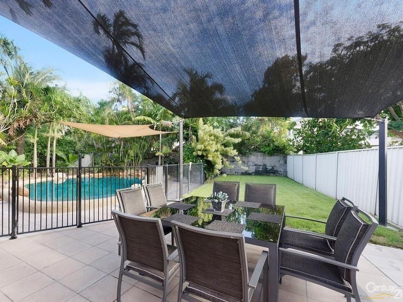 6 BUCKBY STREET, Pallarenda QLD 4810