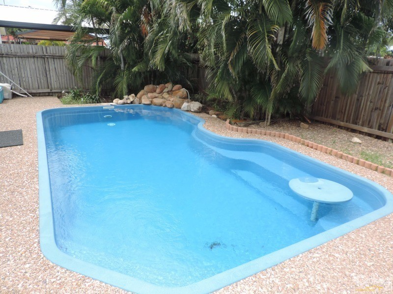 16 DALKEITH CRESCENT, Mount Louisa QLD 4814