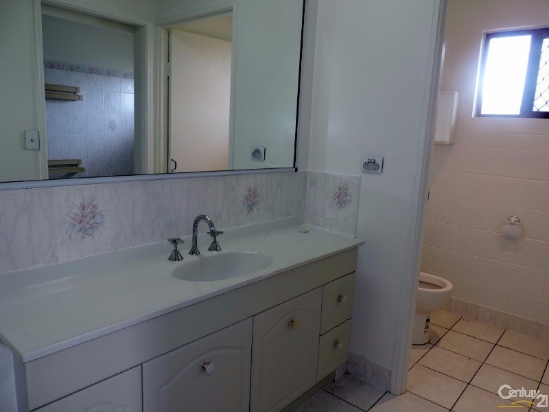 16 DALKEITH CRESCENT, Mount Louisa QLD 4814