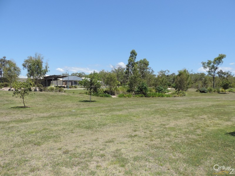 64 IZARO CIRCUIT, Burdell QLD 4818
