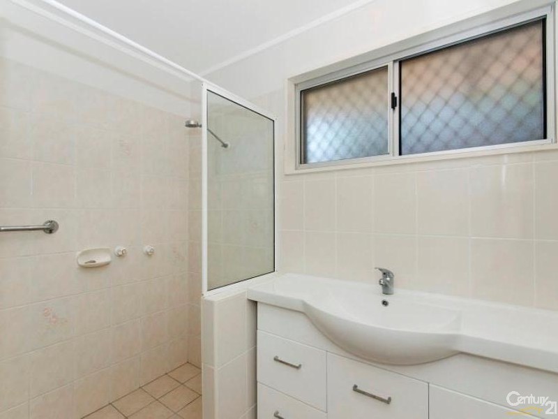 21 SEAWARD CRESCENT, Pallarenda QLD 4810