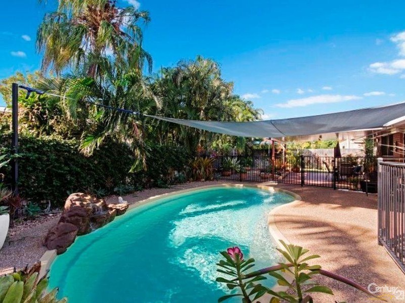 21 SEAWARD CRESCENT, Pallarenda QLD 4810
