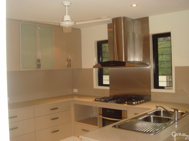 2/80 COOK STREET, North Ward QLD 4810