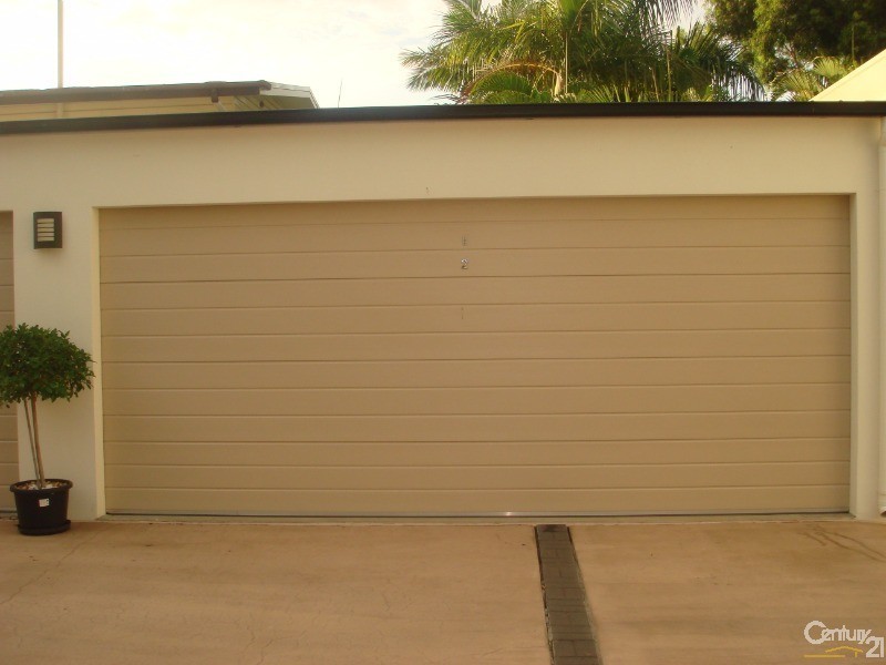 2/80 COOK STREET, North Ward QLD 4810