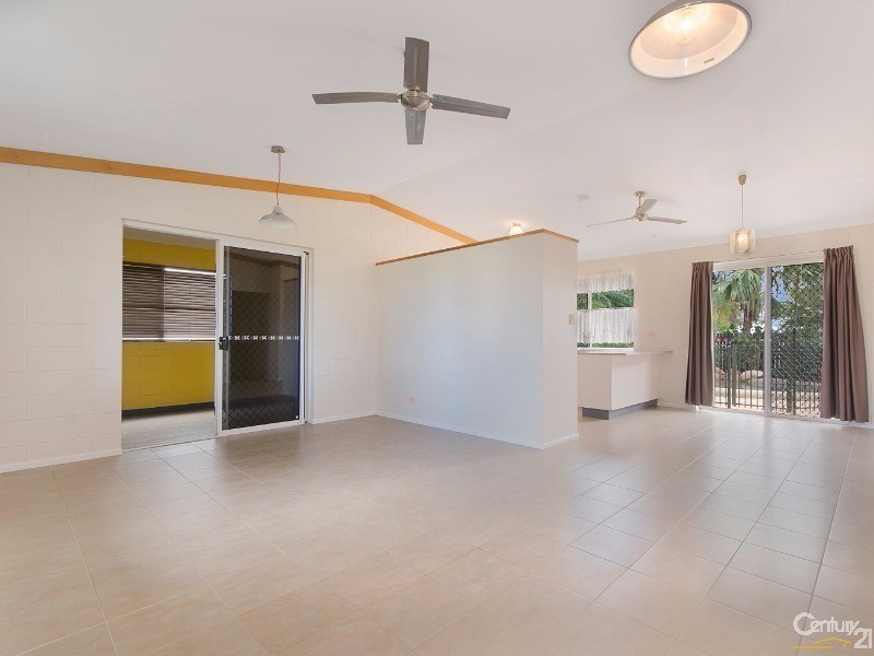 7 RAFFLES COURT, Kelso QLD 4815