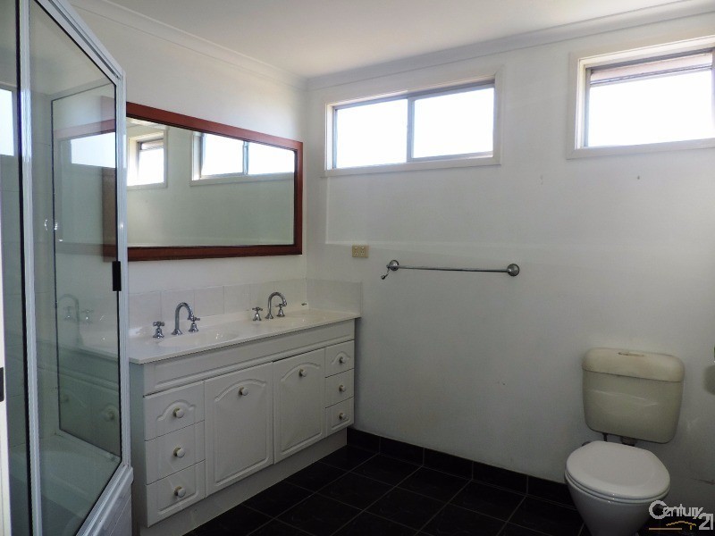 11 CARINA COURT, Mount Louisa QLD 4814